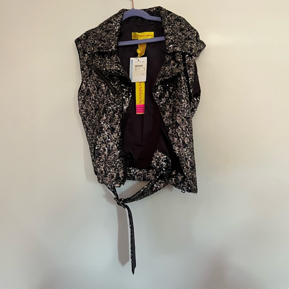 Brand new vest with tags - Picture 8 of 16